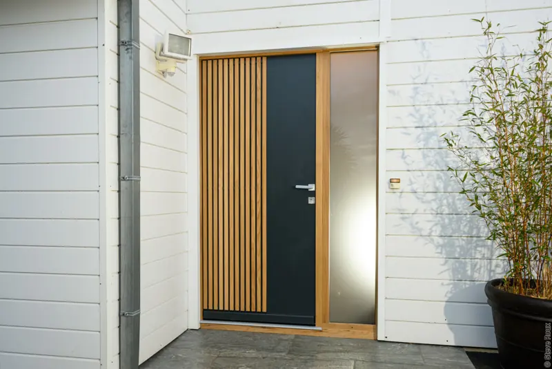 Porte d'entrée bois FPEE MONABOIS Clairevoie 12 chêne et gris anthracite