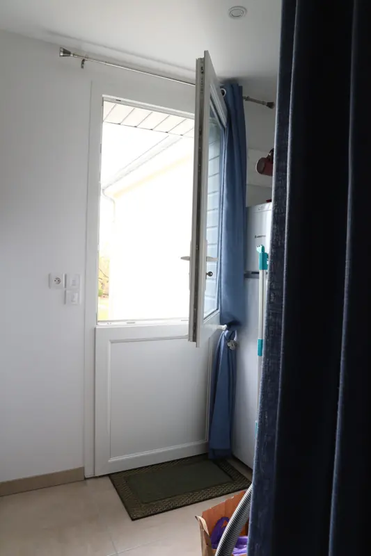 Porte d'entrée PVC FPEE Fermière ouverte, vue intérieure