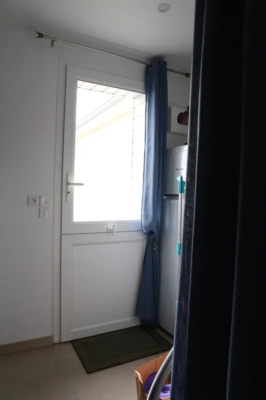 Porte d'entrée PVC FPEE Fermière vitrée blanche, vue intérieure